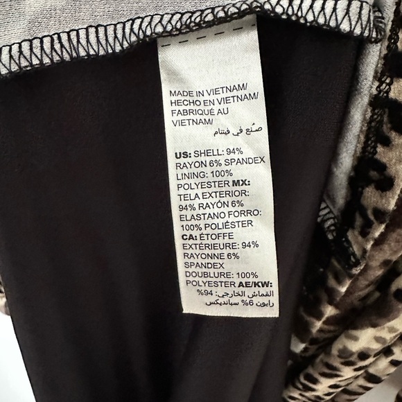 Chico's Black Label Leopard Print Wrap Dress sz 8 - Picture 11 of 12